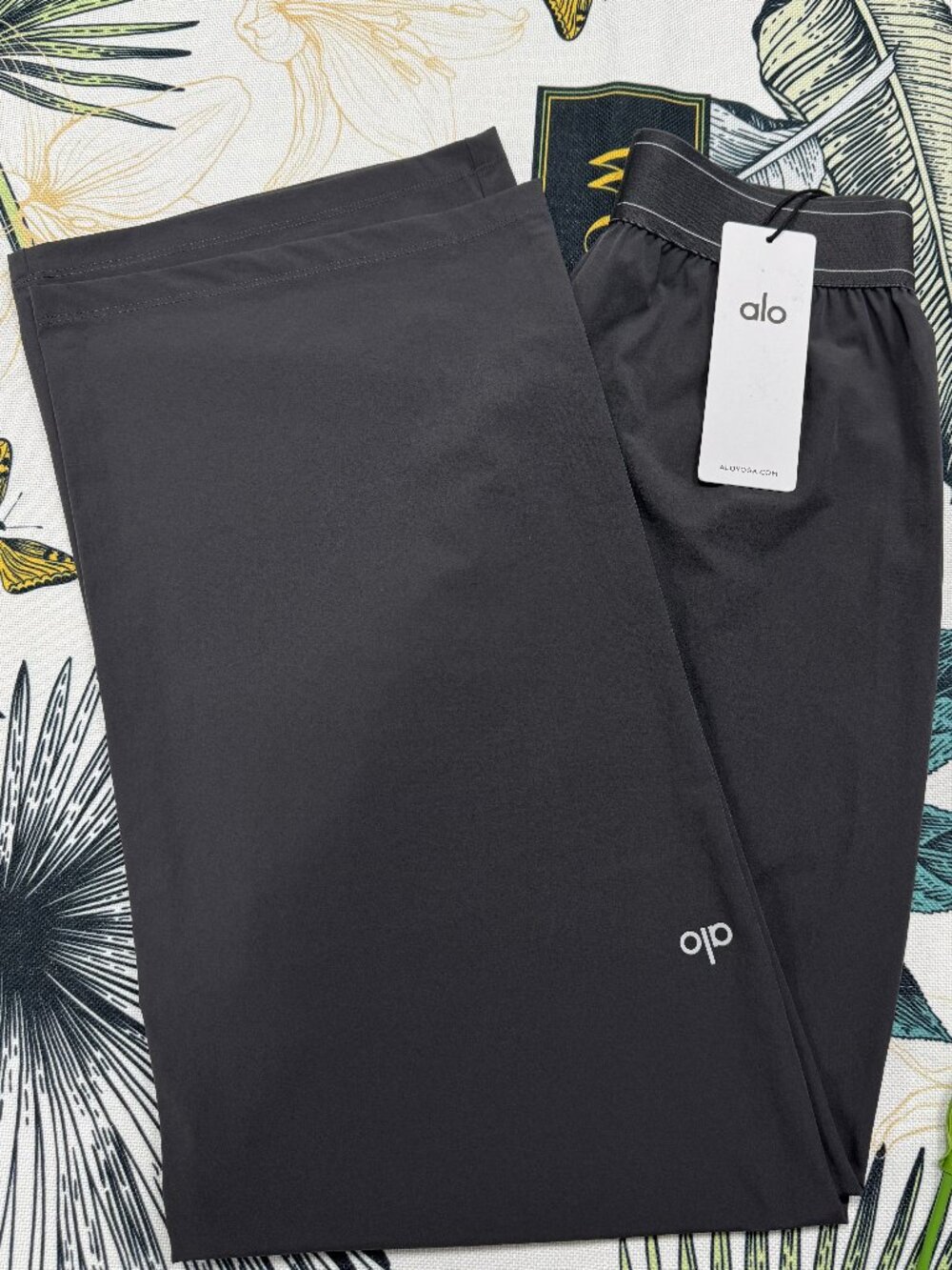 NWT 🧶ALO Yoga Suit Up Trouser Dark Grey,Enhance everyday quality🤩 - Picture 5 of 8